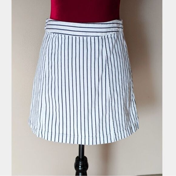 Altar'd State White and Blue Button Striped Skirt Size Medium - Picture 5 of 8